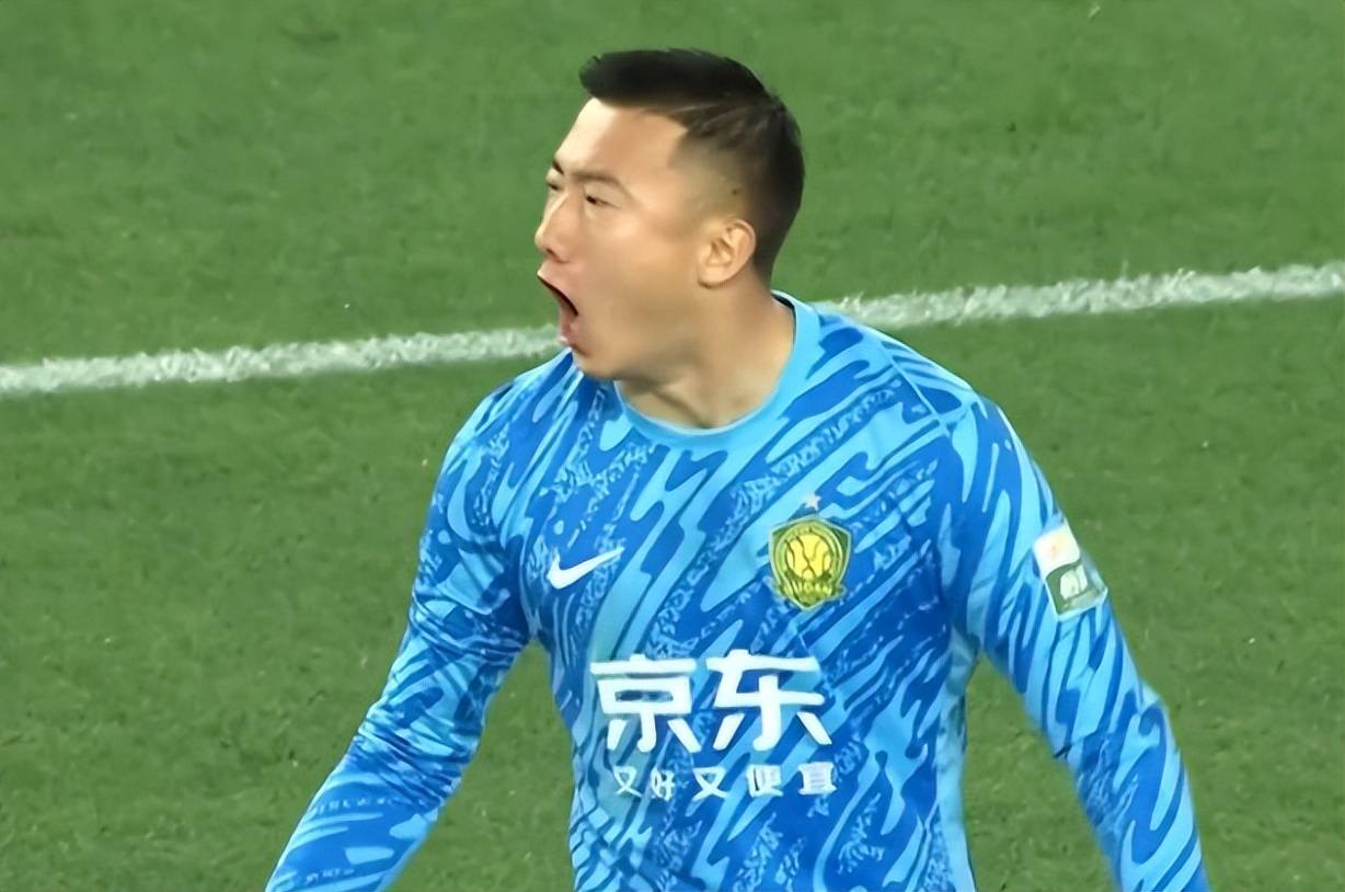 关于国安客场挑战鲁能，双方争夺积分榜前列的信息