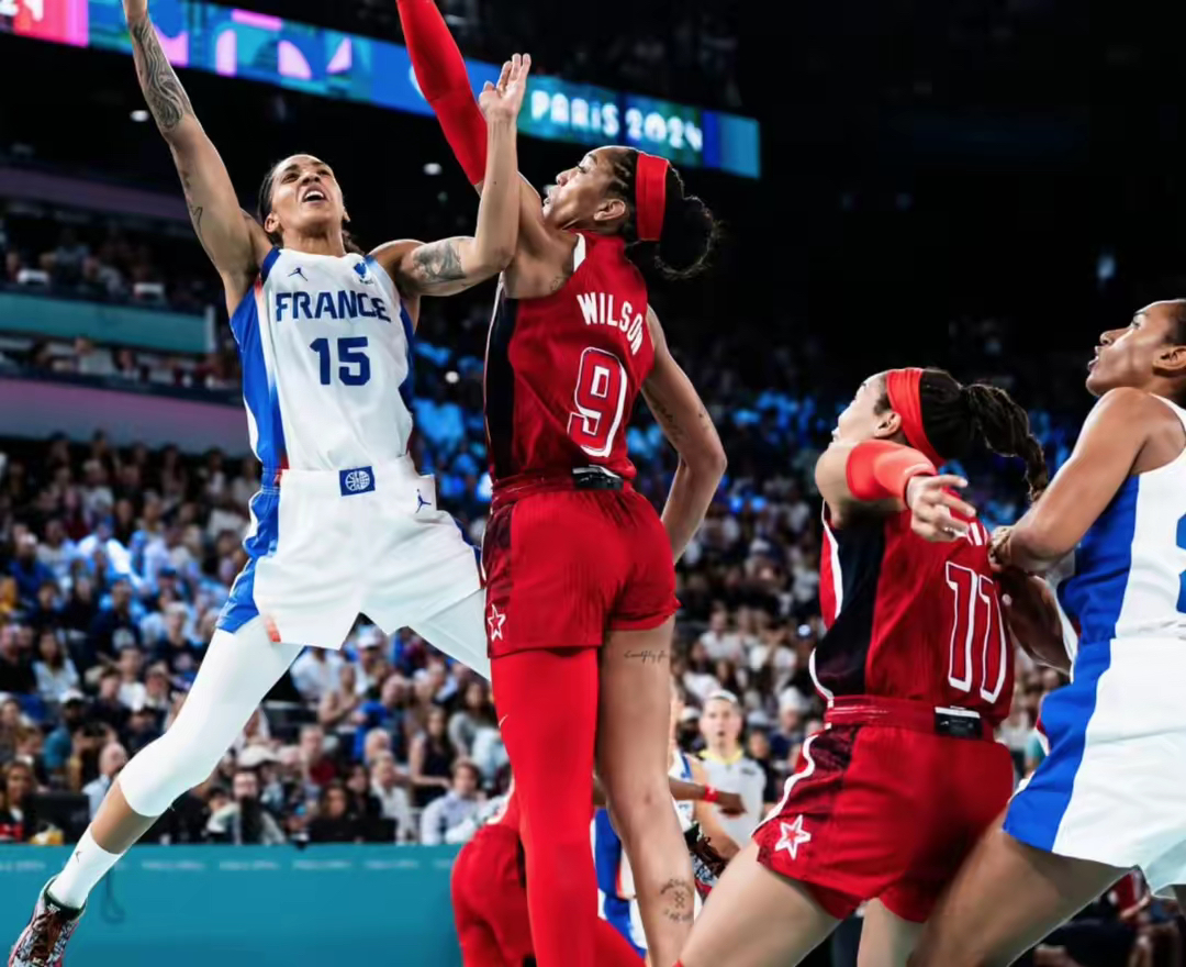 美国队力压对手，蝉联国际篮球冠军