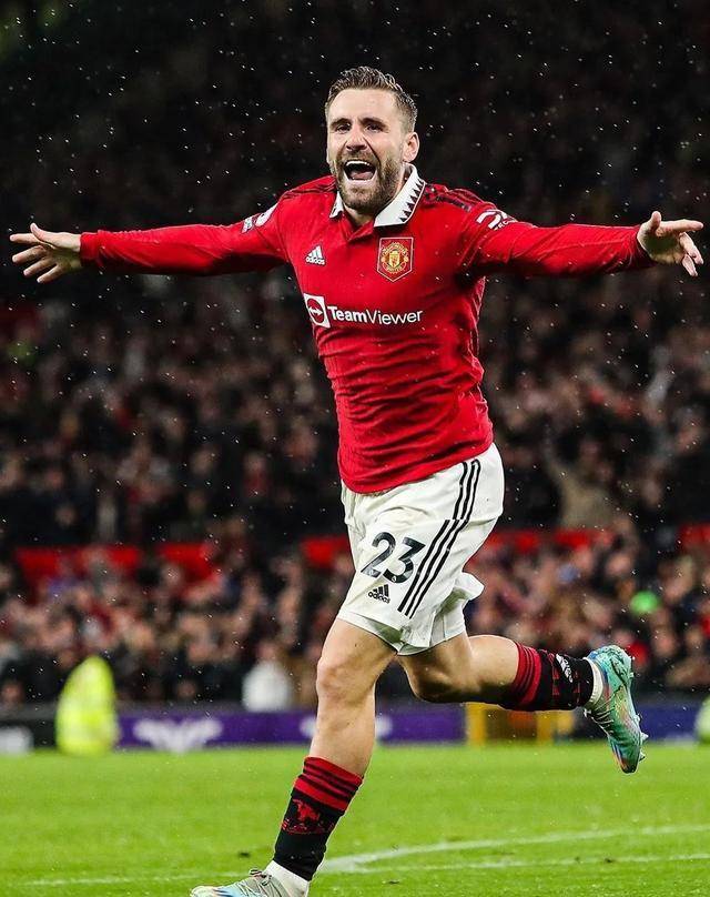 布伦森复出首秀出彩，费城76人主场横扫曼城，豪取25连胜的简单介绍