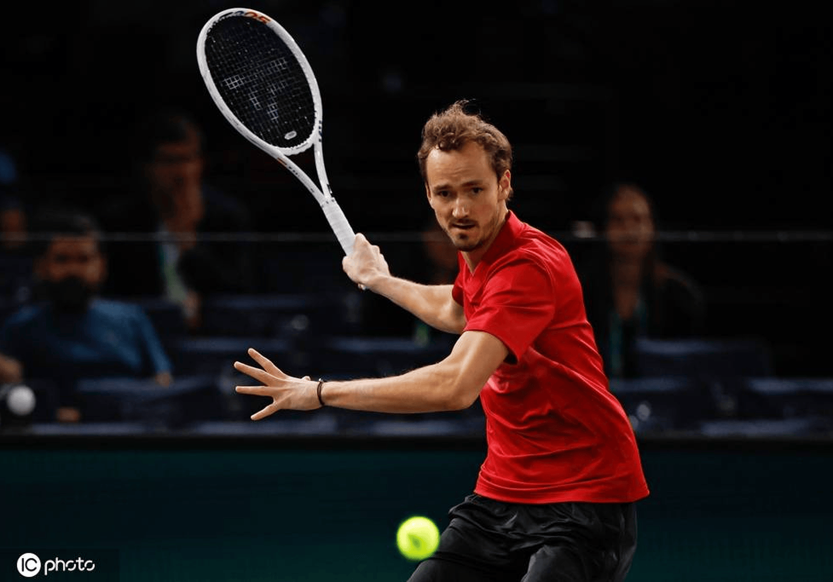 法网转会风云：巴黎圣日耳曼盯上锋线强援，梅德韦杰夫或成交易筹码的简单介绍